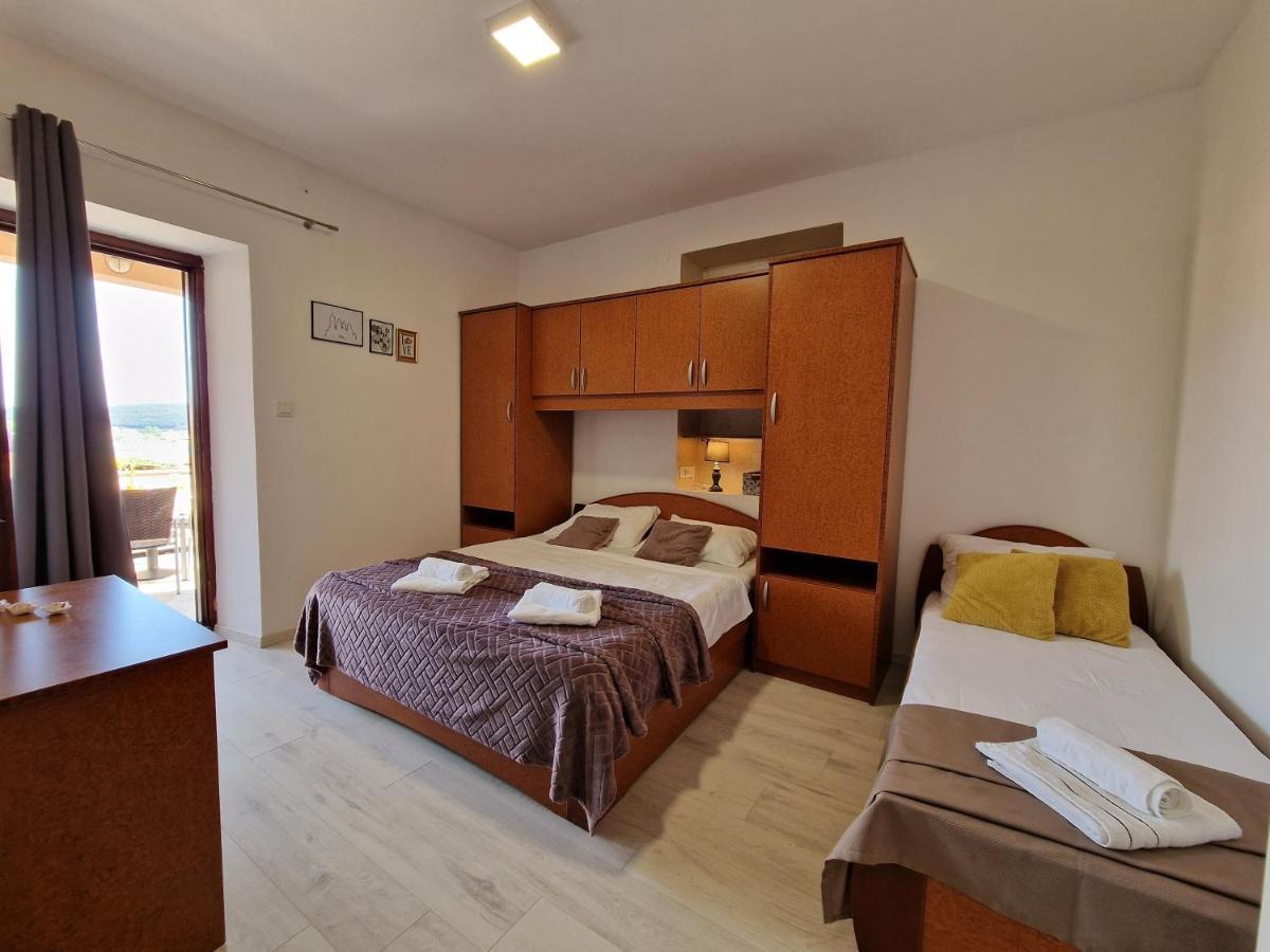 Apartments By The Sea Kampor, Rab - 5037 Kültér fotó